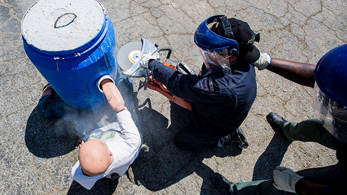image of training in Field Force Extrication Tactics