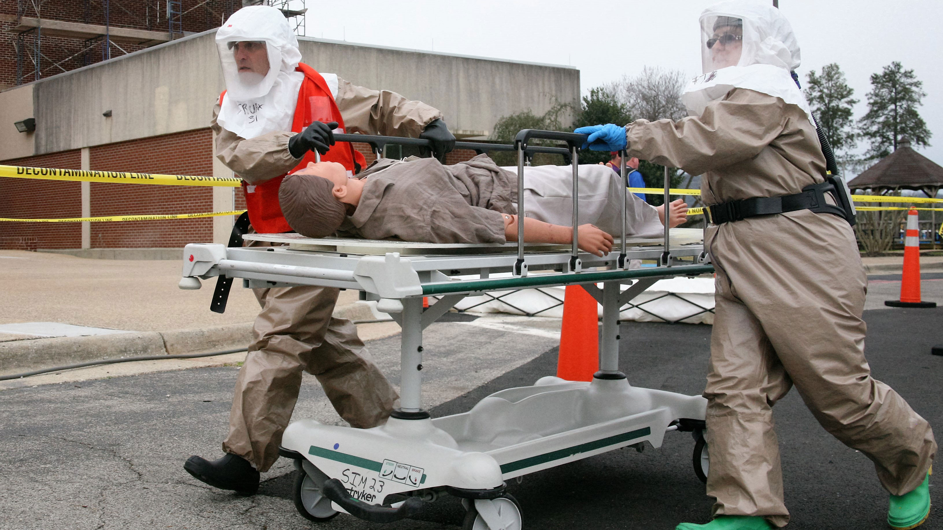 Responder-students transport a ‘patient’ during the 2018 Tribal Nations Training Week.